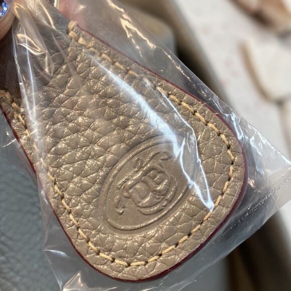 Dooney & Bourke NWT Logo Lock Shoulder Gray Bag - Picture 16 of 16